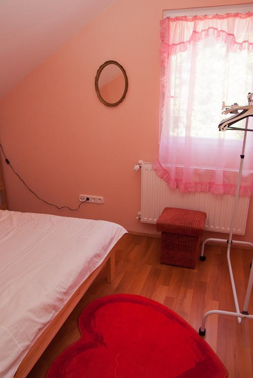 Апартаменти Kincsem Apartman Бадачоньтомай Номер фото